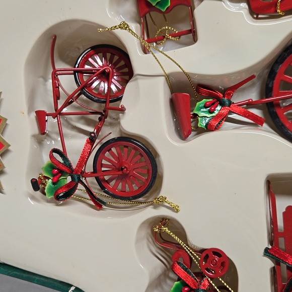 Vintage Christmas Ornaments SET of 15 Different Metal Red Green 1½ - 4" Retro - Picture 5 of 17